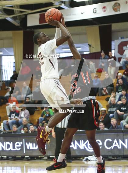 Thumbnail 2 in Webster Groves vs. Mt. Vernon (Spalding Hoophall Classic) photogallery.