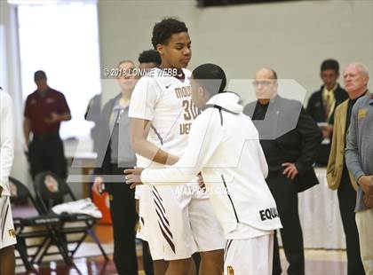 Thumbnail 2 in Webster Groves vs. Mt. Vernon (Spalding Hoophall Classic) photogallery.