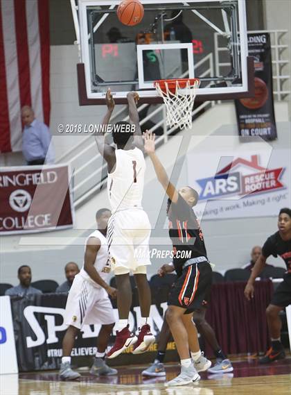 Thumbnail 2 in Webster Groves vs. Mt. Vernon (Spalding Hoophall Classic) photogallery.