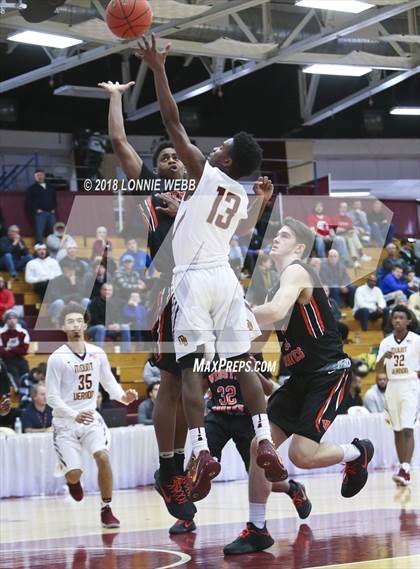 Thumbnail 2 in Webster Groves vs. Mt. Vernon (Spalding Hoophall Classic) photogallery.