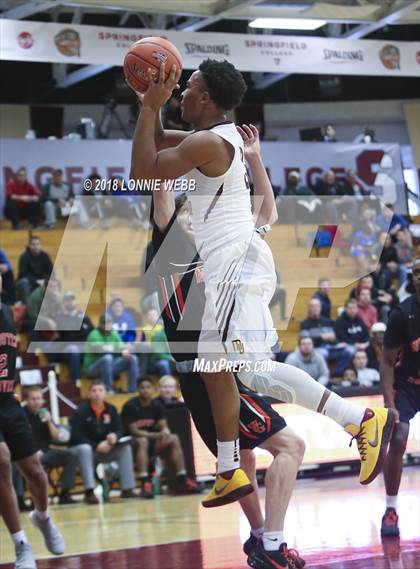 Thumbnail 2 in Webster Groves vs. Mt. Vernon (Spalding Hoophall Classic) photogallery.