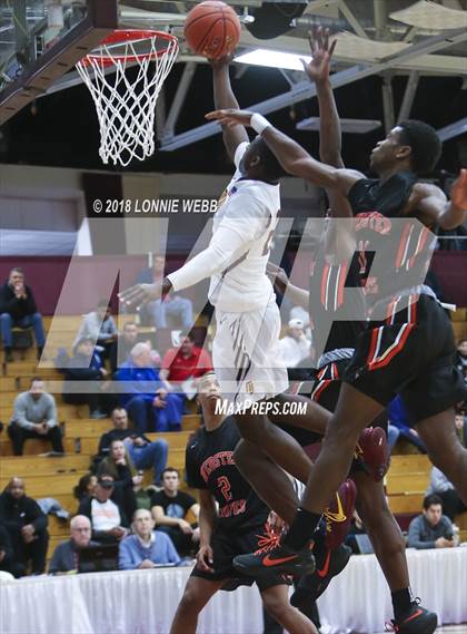 Thumbnail 2 in Webster Groves vs. Mt. Vernon (Spalding Hoophall Classic) photogallery.
