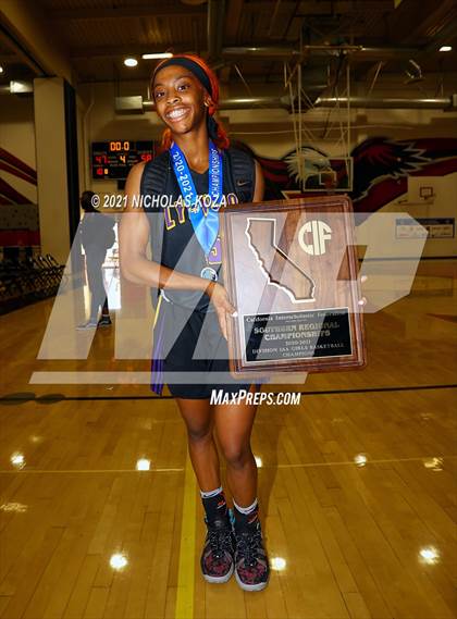 Thumbnail 2 in Lynwood vs. Etiwanda (CIF State 1-AA Regional Final) photogallery.