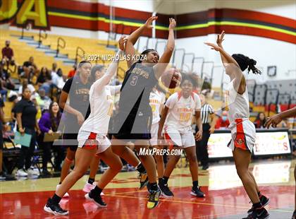 Thumbnail 3 in Lynwood vs. Etiwanda (CIF State 1-AA Regional Final) photogallery.