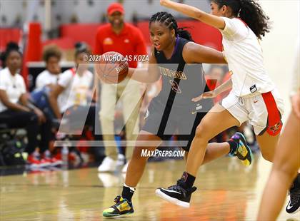 Thumbnail 2 in Lynwood vs. Etiwanda (CIF State 1-AA Regional Final) photogallery.