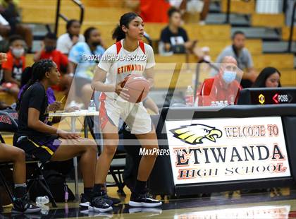 Thumbnail 3 in Lynwood vs. Etiwanda (CIF State 1-AA Regional Final) photogallery.