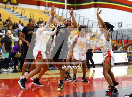 Thumbnail 2 in Lynwood vs. Etiwanda (CIF State 1-AA Regional Final) photogallery.