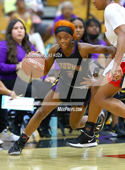 Thumbnail 2 in Lynwood vs. Etiwanda (CIF State 1-AA Regional Final) photogallery.