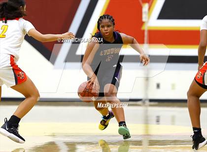 Thumbnail 3 in Lynwood vs. Etiwanda (CIF State 1-AA Regional Final) photogallery.