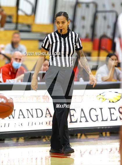 Thumbnail 2 in Lynwood vs. Etiwanda (CIF State 1-AA Regional Final) photogallery.