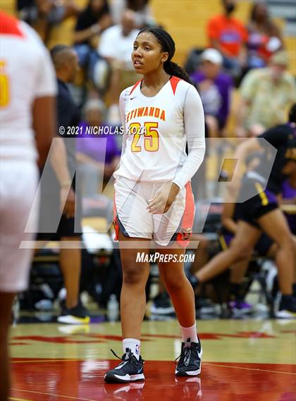 Thumbnail 2 in Lynwood vs. Etiwanda (CIF State 1-AA Regional Final) photogallery.