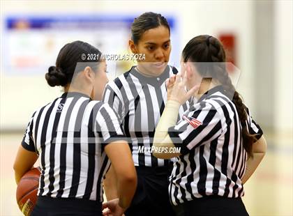 Thumbnail 2 in Lynwood vs. Etiwanda (CIF State 1-AA Regional Final) photogallery.