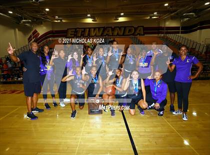 Thumbnail 1 in Lynwood vs. Etiwanda (CIF State 1-AA Regional Final) photogallery.