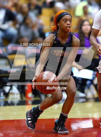 Thumbnail 1 in Lynwood vs. Etiwanda (CIF State 1-AA Regional Final) photogallery.