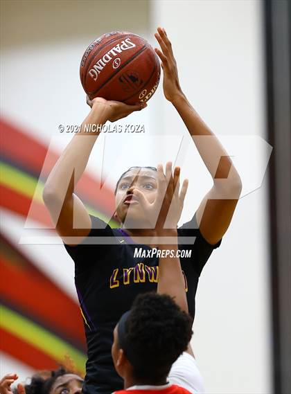 Thumbnail 1 in Lynwood vs. Etiwanda (CIF State 1-AA Regional Final) photogallery.