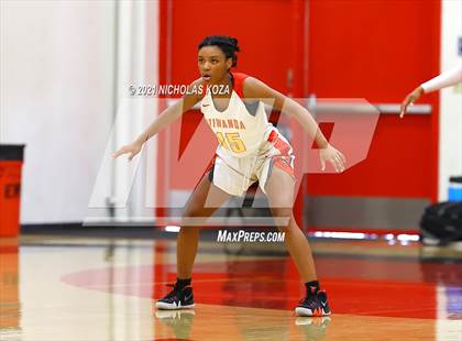 Thumbnail 2 in Lynwood vs. Etiwanda (CIF State 1-AA Regional Final) photogallery.