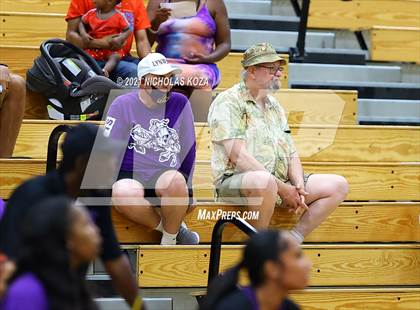 Thumbnail 2 in Lynwood vs. Etiwanda (CIF State 1-AA Regional Final) photogallery.