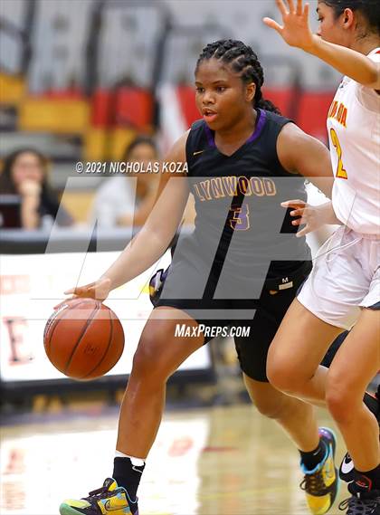 Thumbnail 1 in Lynwood vs. Etiwanda (CIF State 1-AA Regional Final) photogallery.