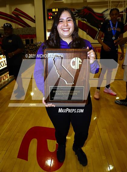 Thumbnail 1 in Lynwood vs. Etiwanda (CIF State 1-AA Regional Final) photogallery.