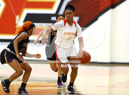 Thumbnail 1 in Lynwood vs. Etiwanda (CIF State 1-AA Regional Final) photogallery.