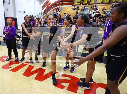 Thumbnail 1 in Lynwood vs. Etiwanda (CIF State 1-AA Regional Final) photogallery.
