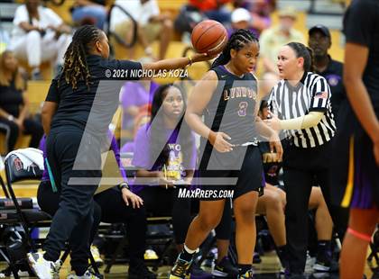 Thumbnail 3 in Lynwood vs. Etiwanda (CIF State 1-AA Regional Final) photogallery.