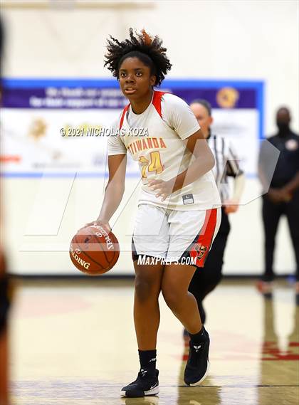 Thumbnail 2 in Lynwood vs. Etiwanda (CIF State 1-AA Regional Final) photogallery.