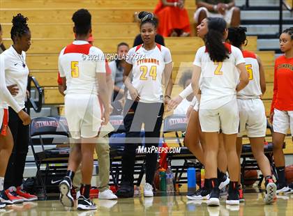 Thumbnail 1 in Lynwood vs. Etiwanda (CIF State 1-AA Regional Final) photogallery.