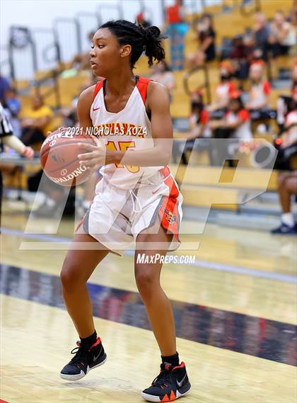 Thumbnail 1 in Lynwood vs. Etiwanda (CIF State 1-AA Regional Final) photogallery.