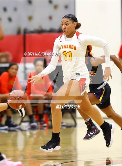 Thumbnail 1 in Lynwood vs. Etiwanda (CIF State 1-AA Regional Final) photogallery.