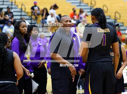 Thumbnail 3 in Lynwood vs. Etiwanda (CIF State 1-AA Regional Final) photogallery.