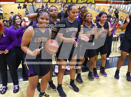 Thumbnail 2 in Lynwood vs. Etiwanda (CIF State 1-AA Regional Final) photogallery.