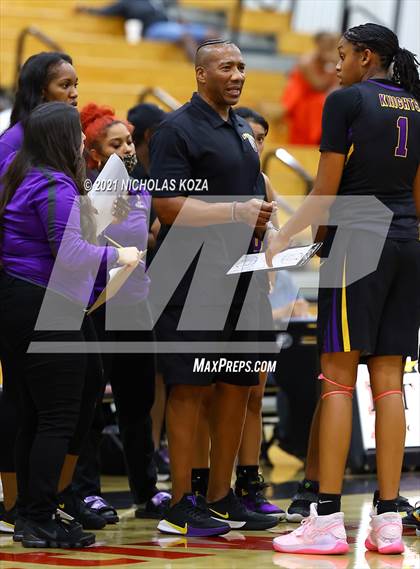 Thumbnail 1 in Lynwood vs. Etiwanda (CIF State 1-AA Regional Final) photogallery.