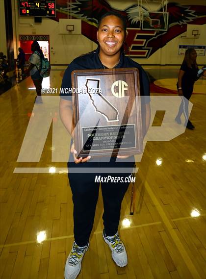 Thumbnail 1 in Lynwood vs. Etiwanda (CIF State 1-AA Regional Final) photogallery.