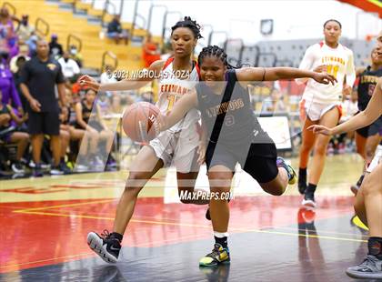 Thumbnail 2 in Lynwood vs. Etiwanda (CIF State 1-AA Regional Final) photogallery.