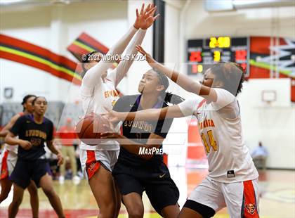 Thumbnail 2 in Lynwood vs. Etiwanda (CIF State 1-AA Regional Final) photogallery.