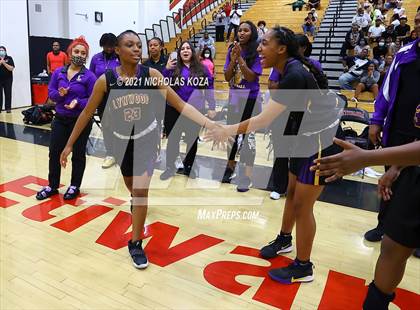Thumbnail 3 in Lynwood vs. Etiwanda (CIF State 1-AA Regional Final) photogallery.