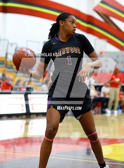 Thumbnail 1 in Lynwood vs. Etiwanda (CIF State 1-AA Regional Final) photogallery.