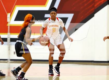 Thumbnail 3 in Lynwood vs. Etiwanda (CIF State 1-AA Regional Final) photogallery.