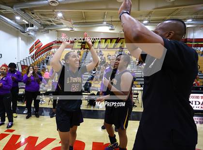 Thumbnail 3 in Lynwood vs. Etiwanda (CIF State 1-AA Regional Final) photogallery.