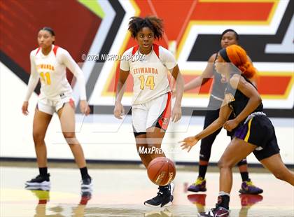 Thumbnail 3 in Lynwood vs. Etiwanda (CIF State 1-AA Regional Final) photogallery.