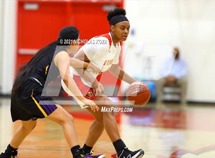 Thumbnail 3 in Lynwood vs. Etiwanda (CIF State 1-AA Regional Final) photogallery.