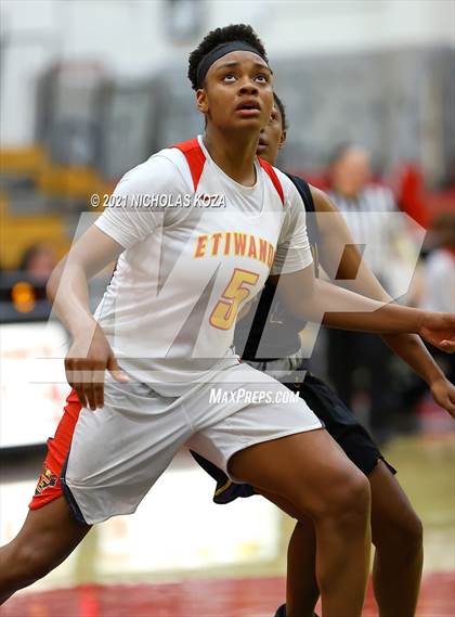 Thumbnail 3 in Lynwood vs. Etiwanda (CIF State 1-AA Regional Final) photogallery.