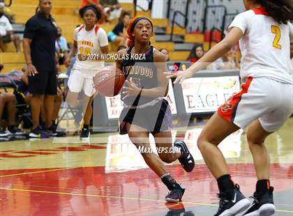 Thumbnail 1 in Lynwood vs. Etiwanda (CIF State 1-AA Regional Final) photogallery.