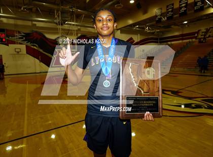 Thumbnail 1 in Lynwood vs. Etiwanda (CIF State 1-AA Regional Final) photogallery.