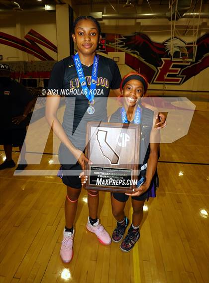 Thumbnail 3 in Lynwood vs. Etiwanda (CIF State 1-AA Regional Final) photogallery.