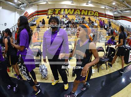 Thumbnail 1 in Lynwood vs. Etiwanda (CIF State 1-AA Regional Final) photogallery.