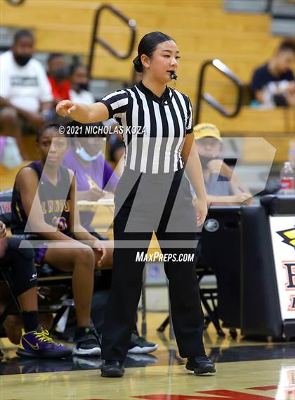 Thumbnail 3 in Lynwood vs. Etiwanda (CIF State 1-AA Regional Final) photogallery.