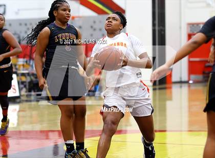 Thumbnail 3 in Lynwood vs. Etiwanda (CIF State 1-AA Regional Final) photogallery.
