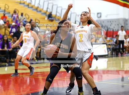 Thumbnail 2 in Lynwood vs. Etiwanda (CIF State 1-AA Regional Final) photogallery.